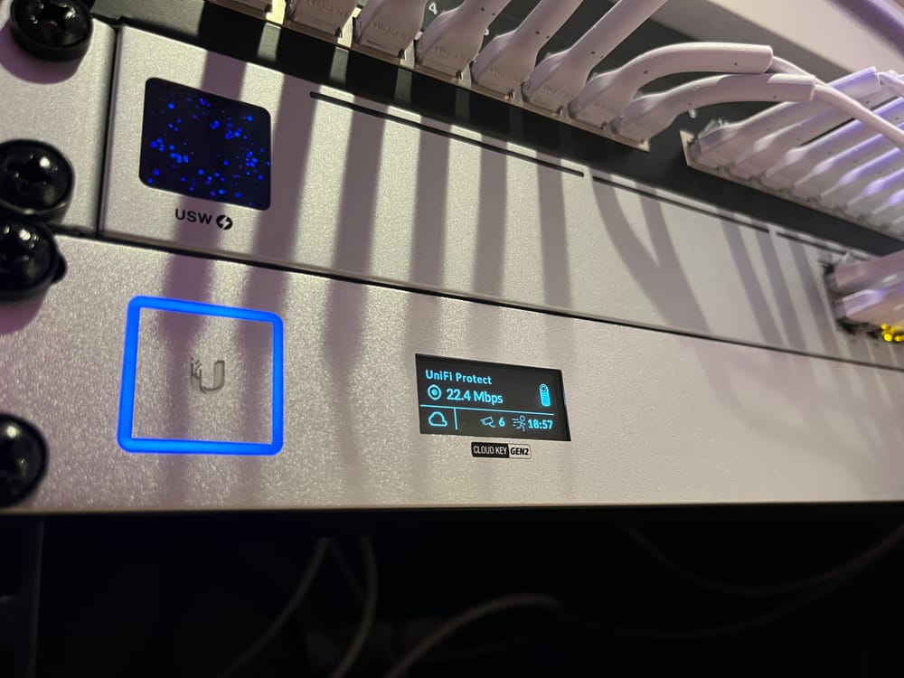 UniFi Cloud Key Gen2 in Rack